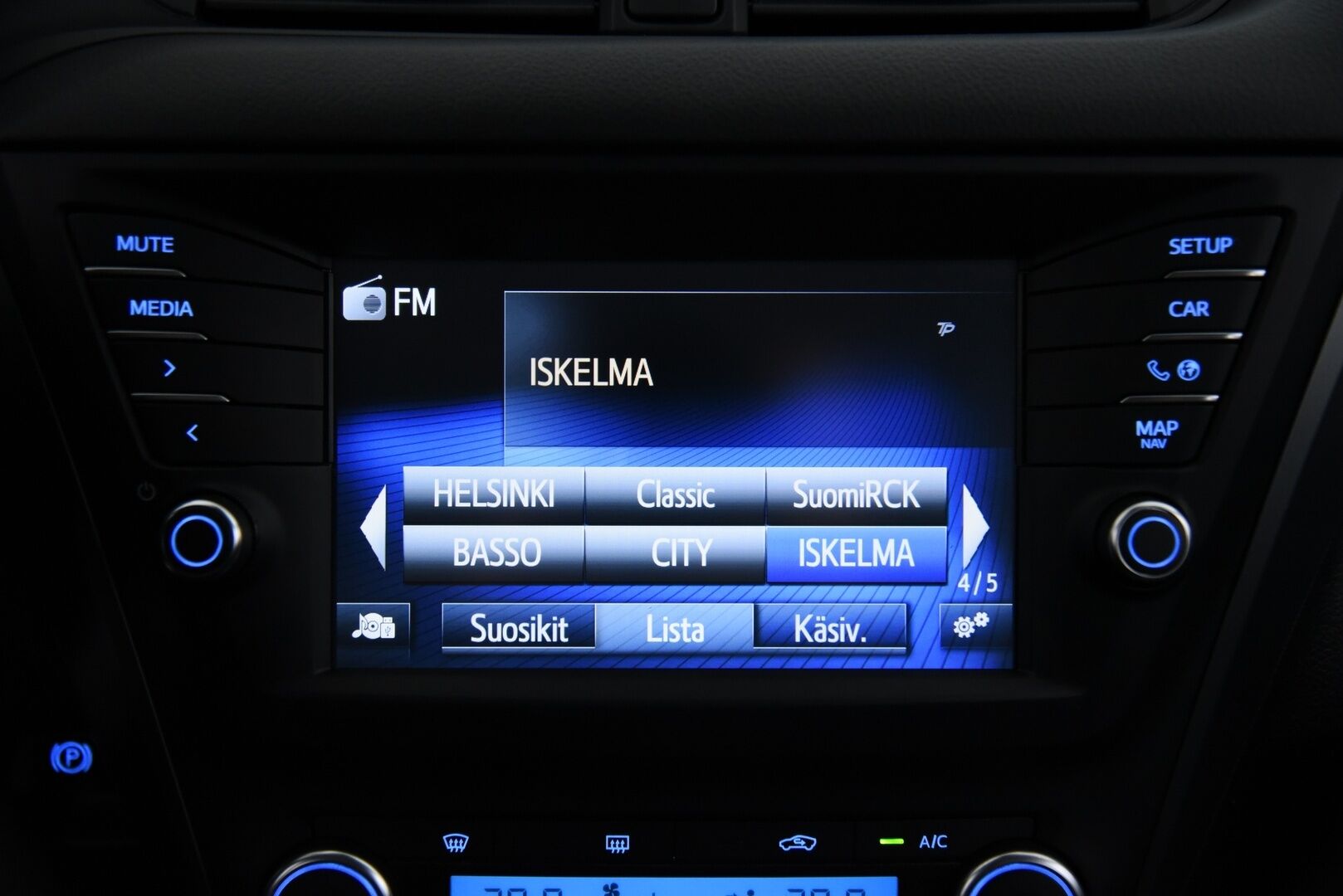 Toyota Avensis 2017 1,8 Valvematic Active Edition Touring Sports Multidrive S / Koukku / Lohko+Sisäpist. / P.kamera / Kaistavahti / LED - Juuri huollettu hieno Suomi-auto! / Juuri katsastettu!