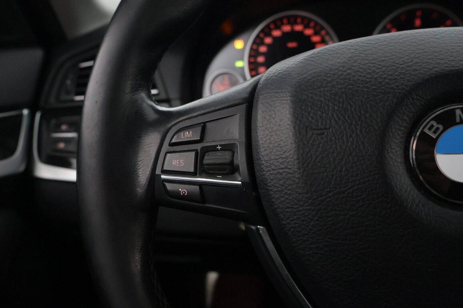 BMW 518 2016 F11 Touring 518d A Exclusive M-Sport Look - YritysOutlet - Myydään vain yrityksille *Navi/Nahkasisusta/Sähköluukku - Pitkä leima! / Hyvät nastat! / Juuri katsastettu!