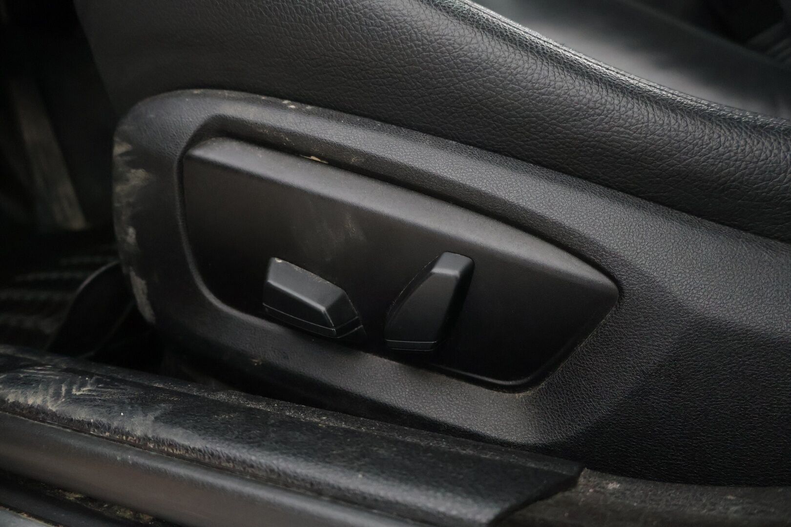 BMW 518 2016 F11 Touring 518d A Exclusive M-Sport Look - YritysOutlet - Myydään vain yrityksille *Navi/Nahkasisusta/Sähköluukku - Pitkä leima! / Hyvät nastat! / Juuri katsastettu!