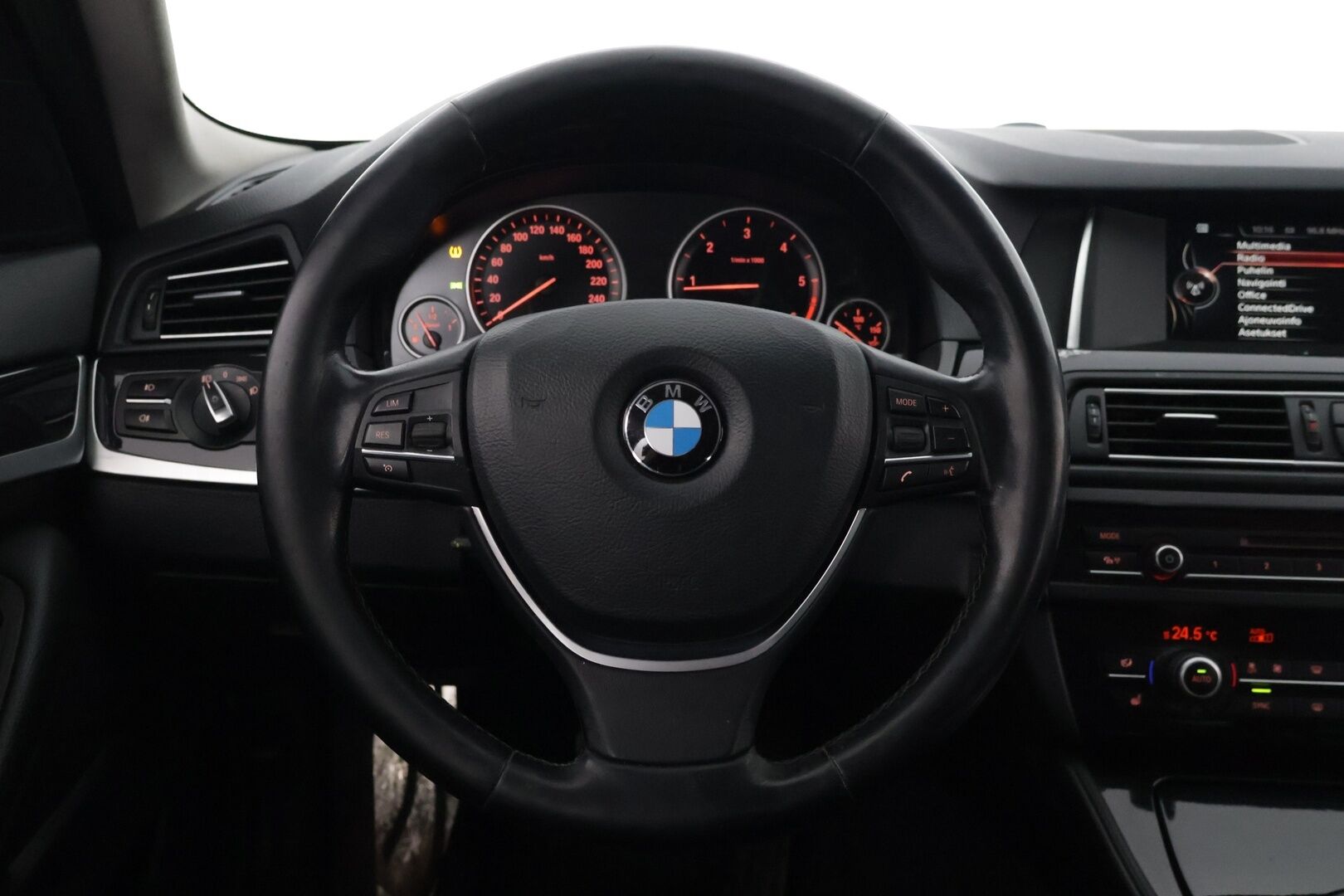 BMW 518 2016 F11 Touring 518d A Exclusive M-Sport Look - YritysOutlet - Myydään vain yrityksille *Navi/Nahkasisusta/Sähköluukku - Pitkä leima! / Hyvät nastat! / Juuri katsastettu!