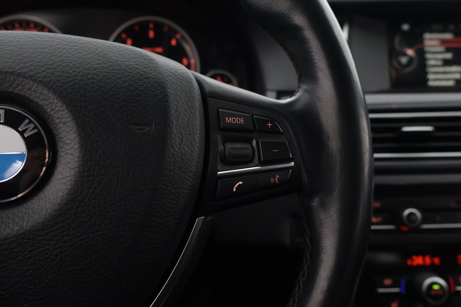 BMW 518 2016 F11 Touring 518d A Exclusive M-Sport Look - YritysOutlet - Myydään vain yrityksille *Navi/Nahkasisusta/Sähköluukku - Pitkä leima! / Hyvät nastat! / Juuri katsastettu!