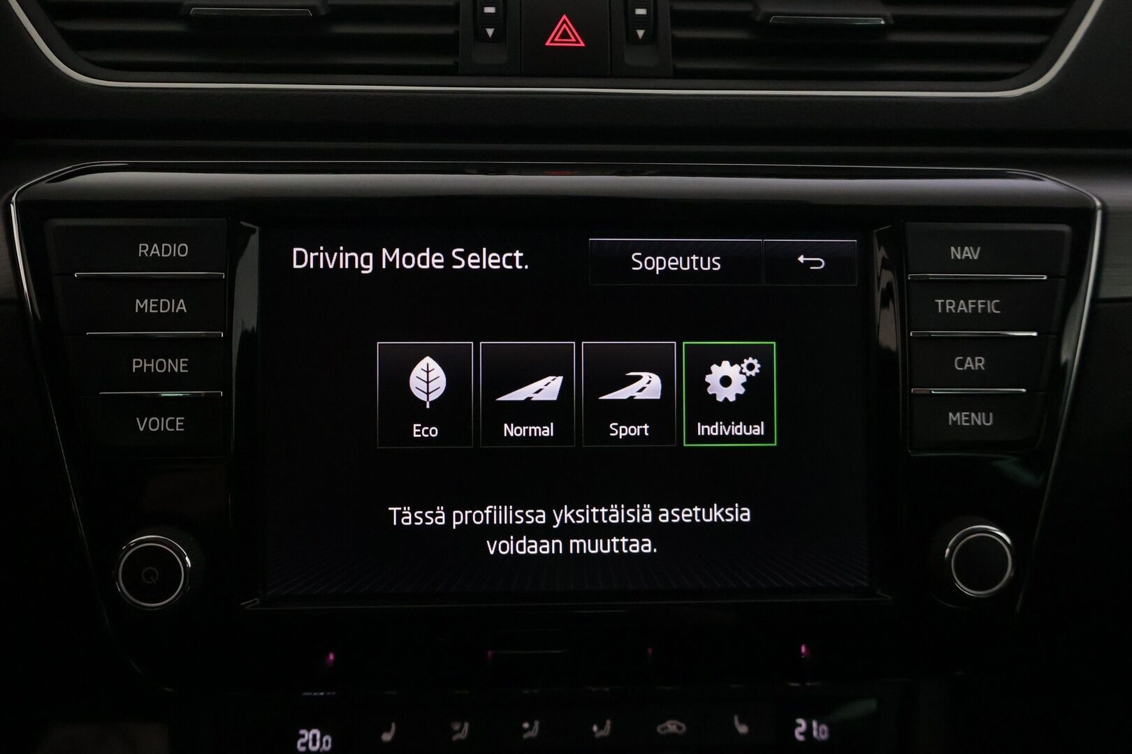 Skoda Superb 2017 Combi 2,0 TDI 150 Style DSG Autom. - | 2 om. Suomi-Auto | Canton | ACC | Webasto | Keyless | S- kontti |