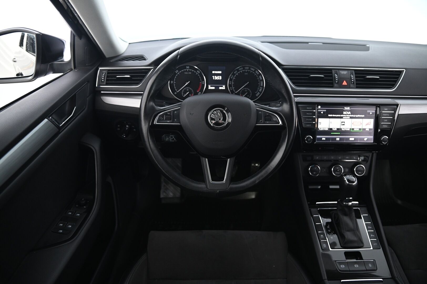 Skoda Superb 2017 Combi 2,0 TDI 150 Style DSG Autom. * Canton / Acc / S-luukku / Koukku / Webasto / Keyless * - 2-Omisteinen / Suomi-Auto 