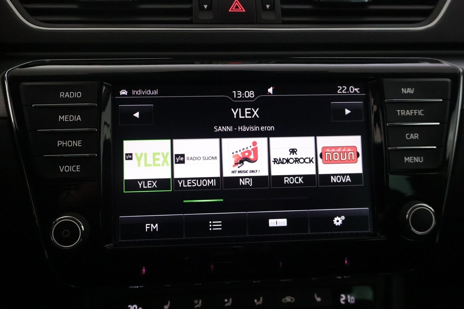 Skoda Superb 2017 Combi 2,0 TDI 150 Style DSG Autom. - | 2 om. Suomi-Auto | Canton | ACC | Webasto | Keyless | S- kontti |