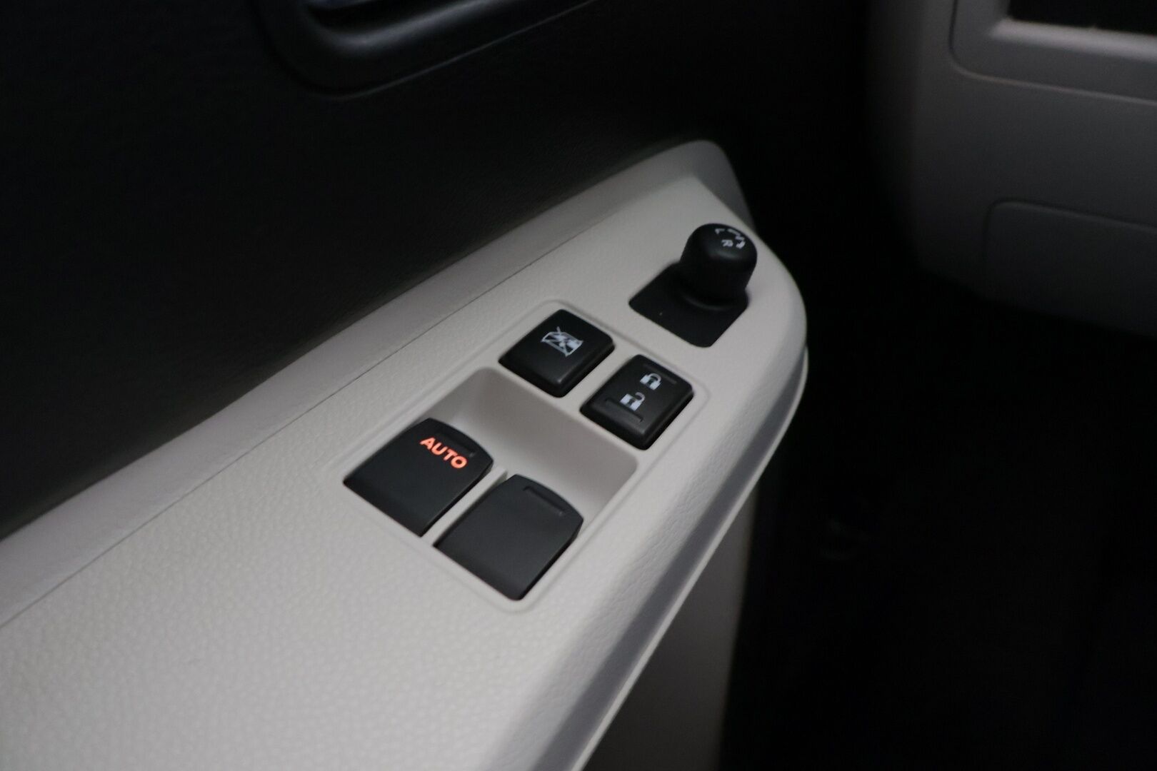 Suzuki Ignis 2019 1,2 DUALJET 4WD GL 5MT *Bluetooth / Ilmastointi / Peruutuskamera / Penkinlämmittimet / Lohkolämmitin / 2x Renkaat* - 2-omisteinen Suomi-auto / Huoltokirja / Pieniruokainen
