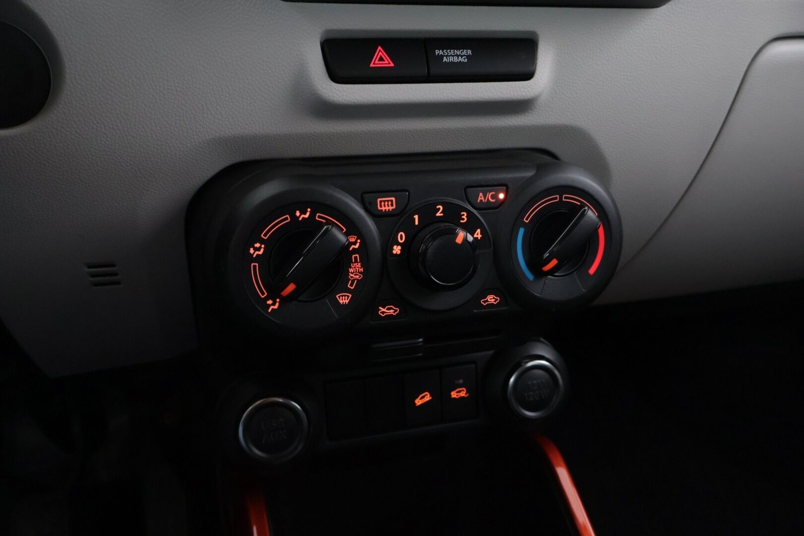 Suzuki Ignis 2019 1,2 DUALJET 4WD GL 5MT *Bluetooth / Ilmastointi / Peruutuskamera / Penkinlämmittimet / Lohkolämmitin / 2x Renkaat* - 2-omisteinen Suomi-auto / Huoltokirja / Pieniruokainen