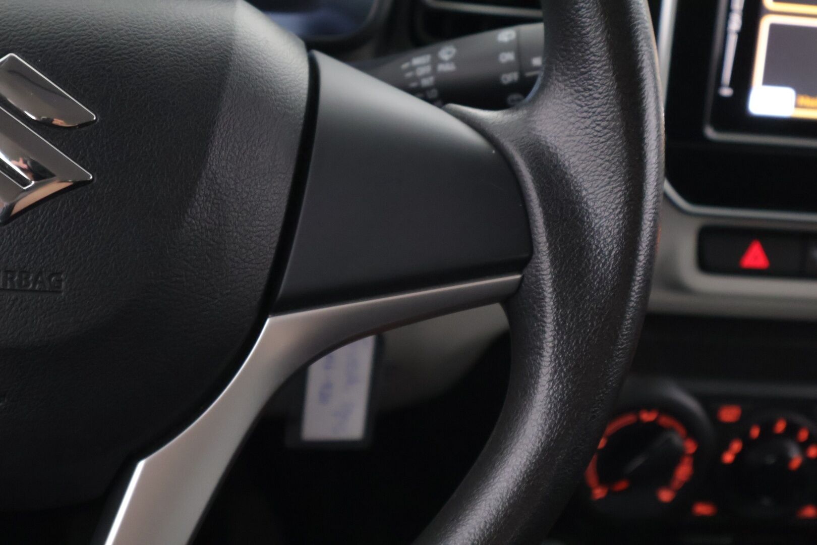 Suzuki Ignis 2019 1,2 DUALJET 4WD GL 5MT *Bluetooth / Ilmastointi / Peruutuskamera / Penkinlämmittimet / Lohkolämmitin / 2x Renkaat* - 2-omisteinen Suomi-auto / Huoltokirja / Pieniruokainen