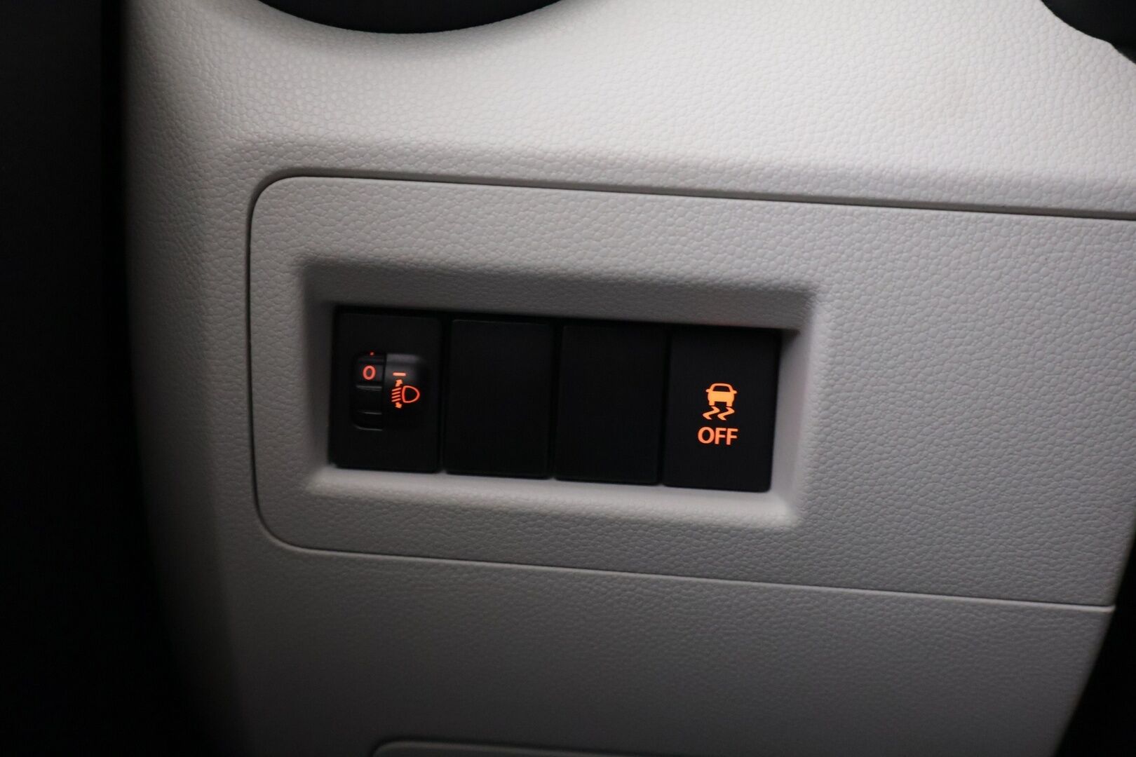 Suzuki Ignis 2019 1,2 DUALJET 4WD GL 5MT *Bluetooth / Ilmastointi / Peruutuskamera / Penkinlämmittimet / Lohkolämmitin / 2x Renkaat* - 2-omisteinen Suomi-auto / Huoltokirja / Pieniruokainen