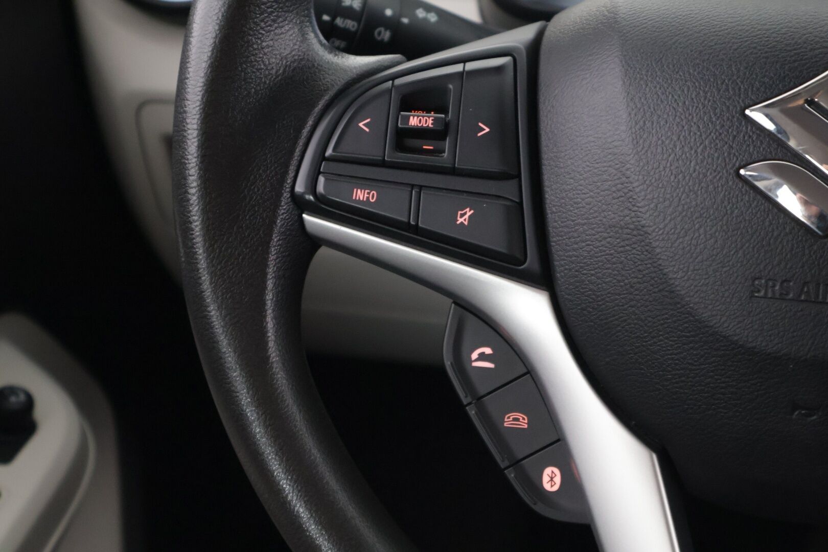 Suzuki Ignis 2019 1,2 DUALJET 4WD GL 5MT *Bluetooth / Ilmastointi / Peruutuskamera / Penkinlämmittimet / Lohkolämmitin / 2x Renkaat* - 2-omisteinen Suomi-auto / Huoltokirja / Pieniruokainen