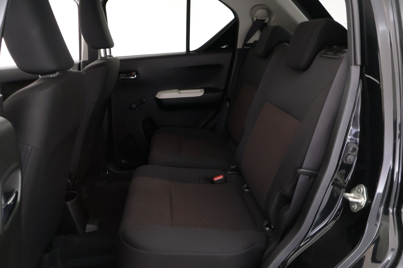 Suzuki Ignis 2019 1,2 DUALJET 4WD GL 5MT *Bluetooth / Ilmastointi / Peruutuskamera / Penkinlämmittimet / Lohkolämmitin / 2x Renkaat* - 2-omisteinen Suomi-auto / Huoltokirja / Pieniruokainen