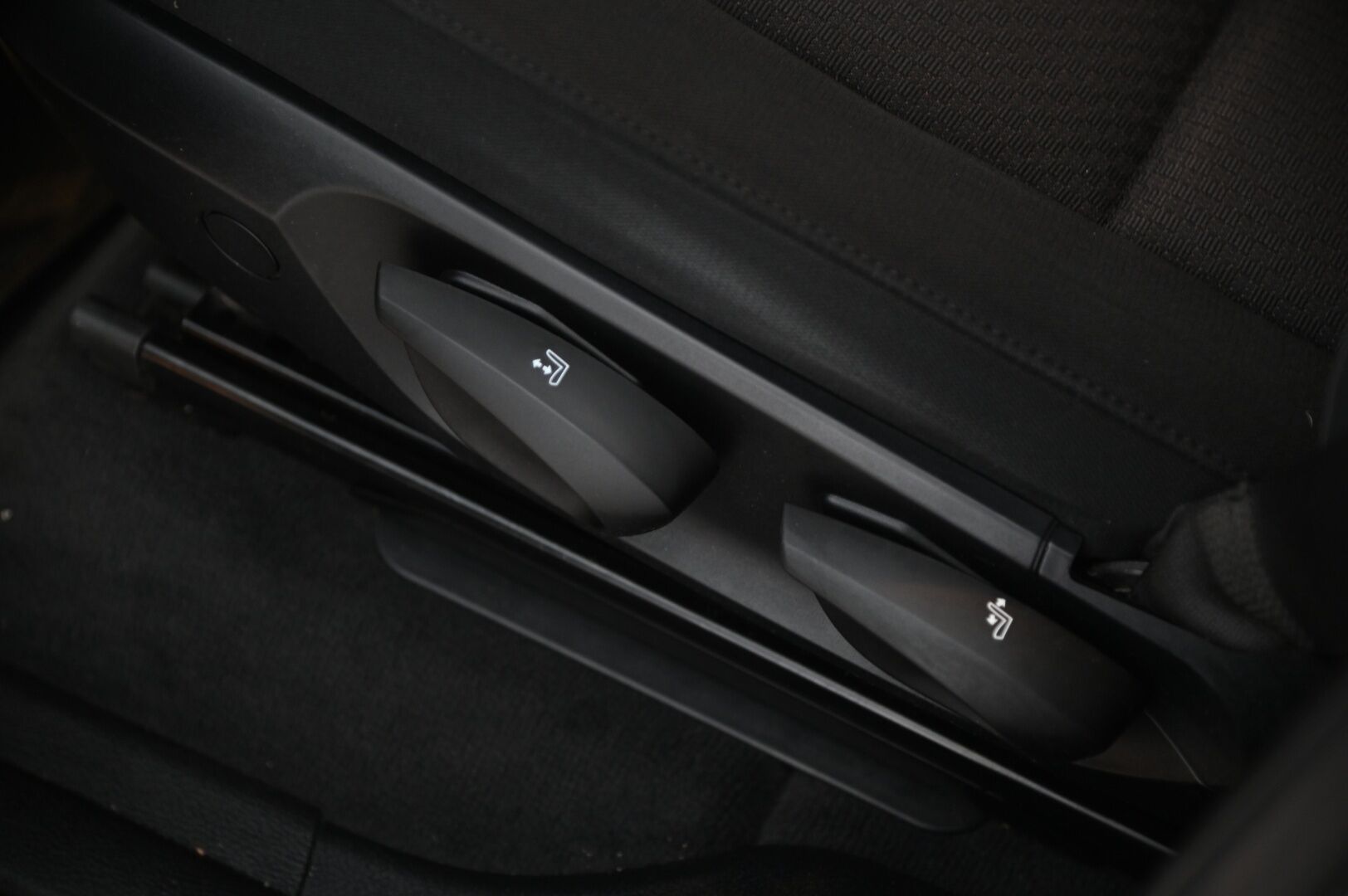 BMW X3 2017 F25 xDrive20d A Business - Suomi-auto | Vakkari | Tutkat | Vetokoukku | Sähkö kontti | BT | 2x renkaat&alumiinivanteet