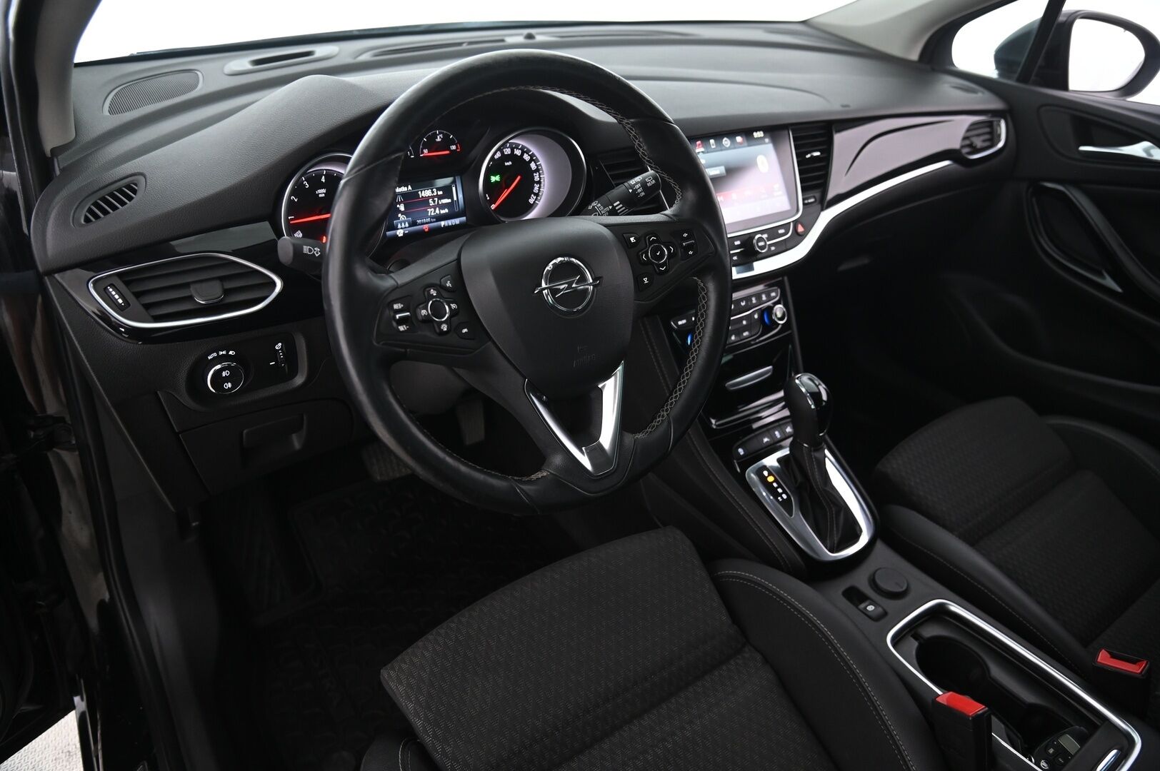 Opel Astra 2017 Sports Tourer Innovation 1,4 Turbo Start/Stop 110kW AT6 - Sporttipenkit / Webasto / Kamera / 2x alut / Suomiauto / Juuri huollettu / Blis / Lämpöratti / S-kontti / Appconneect / Kessy / Led