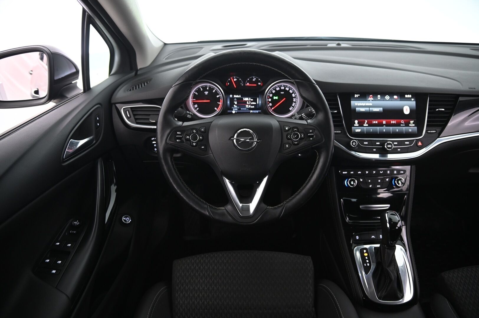 Opel Astra 2017 Sports Tourer Innovation 1,4 Turbo Start/Stop 110kW AT6 - Sporttipenkit / Webasto / Kamera / 2x alut / Suomiauto / Juuri huollettu / Blis / Lämpöratti / S-kontti / Appconneect / Kessy / Led