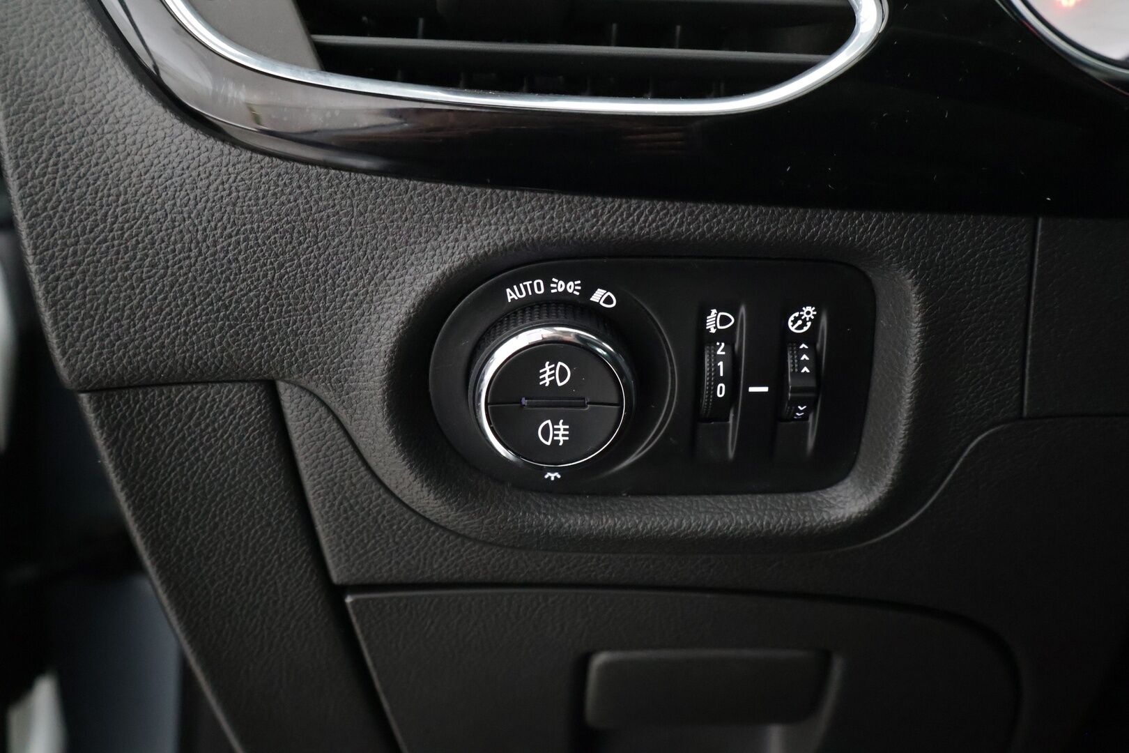 Opel Astra 2017 Sports Tourer Innovation 1,4 Turbo / P.kamera / Lohkolämmitin / Navi / Sähkökontti / - Osta nyt, maksa vasta ensi vuonna