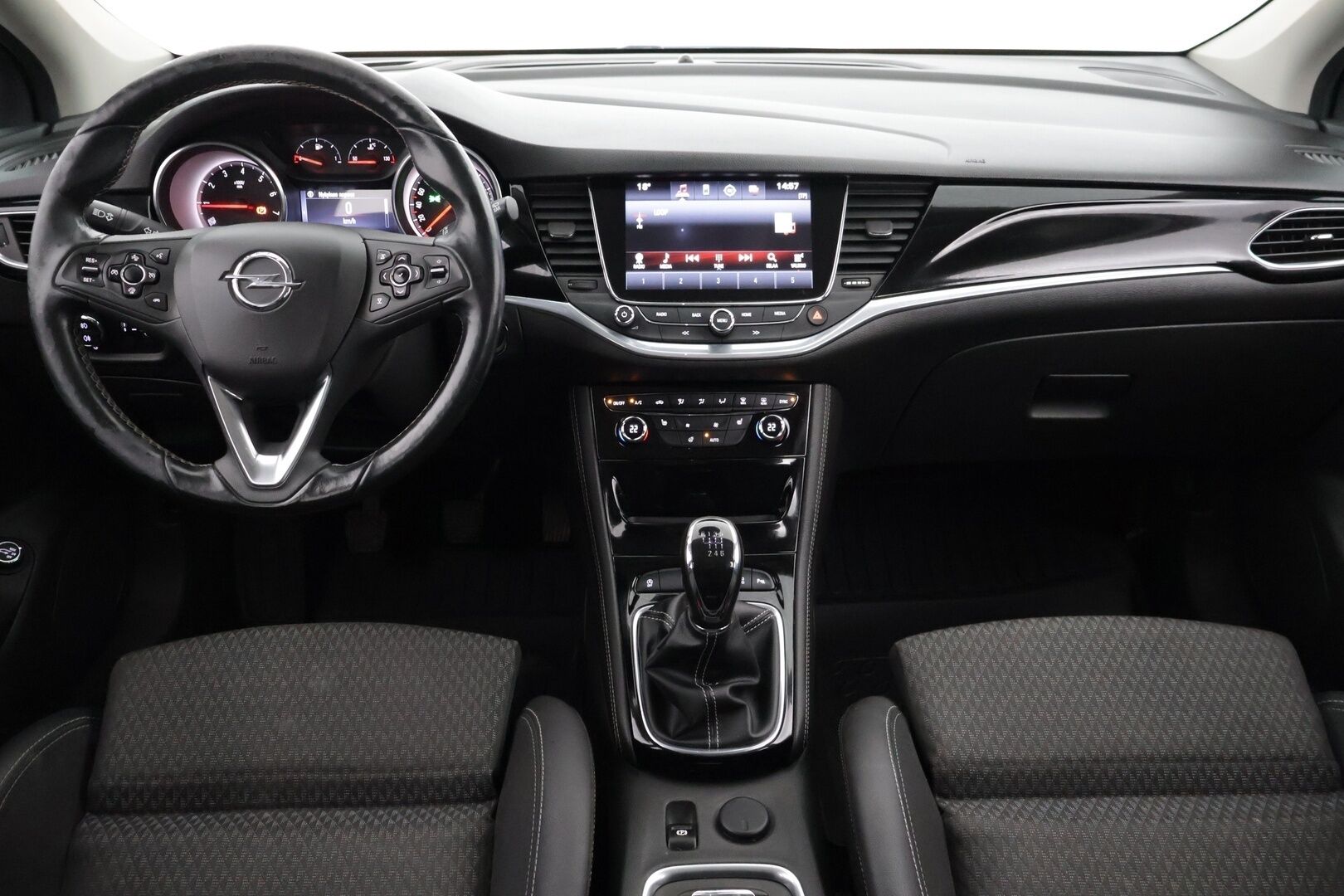 Opel Astra 2017 Sports Tourer Innovation 1,4 Turbo / P.kamera / Lohkolämmitin / Navi / Sähkökontti / - Osta nyt, maksa vasta ensi vuonna