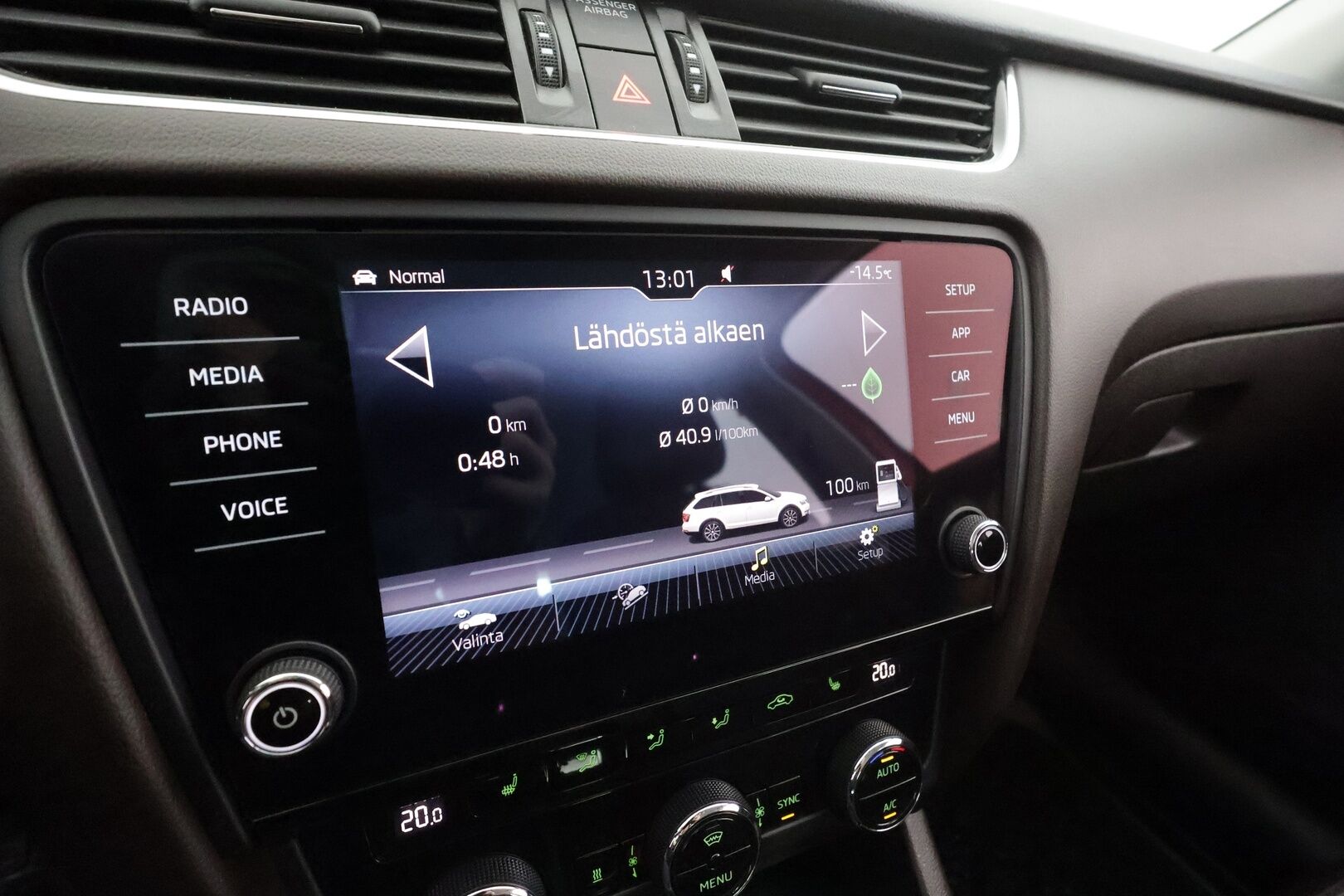 Skoda Octavia 2017 Combi 2,0 TDI 184 4x4 Scout DSG * Facelift / Canton / ACC / Webasto / P.kamera / LED / Keyless / Apple&Android * - Suomi-auto / Kahdet renkaat aluvanteilla