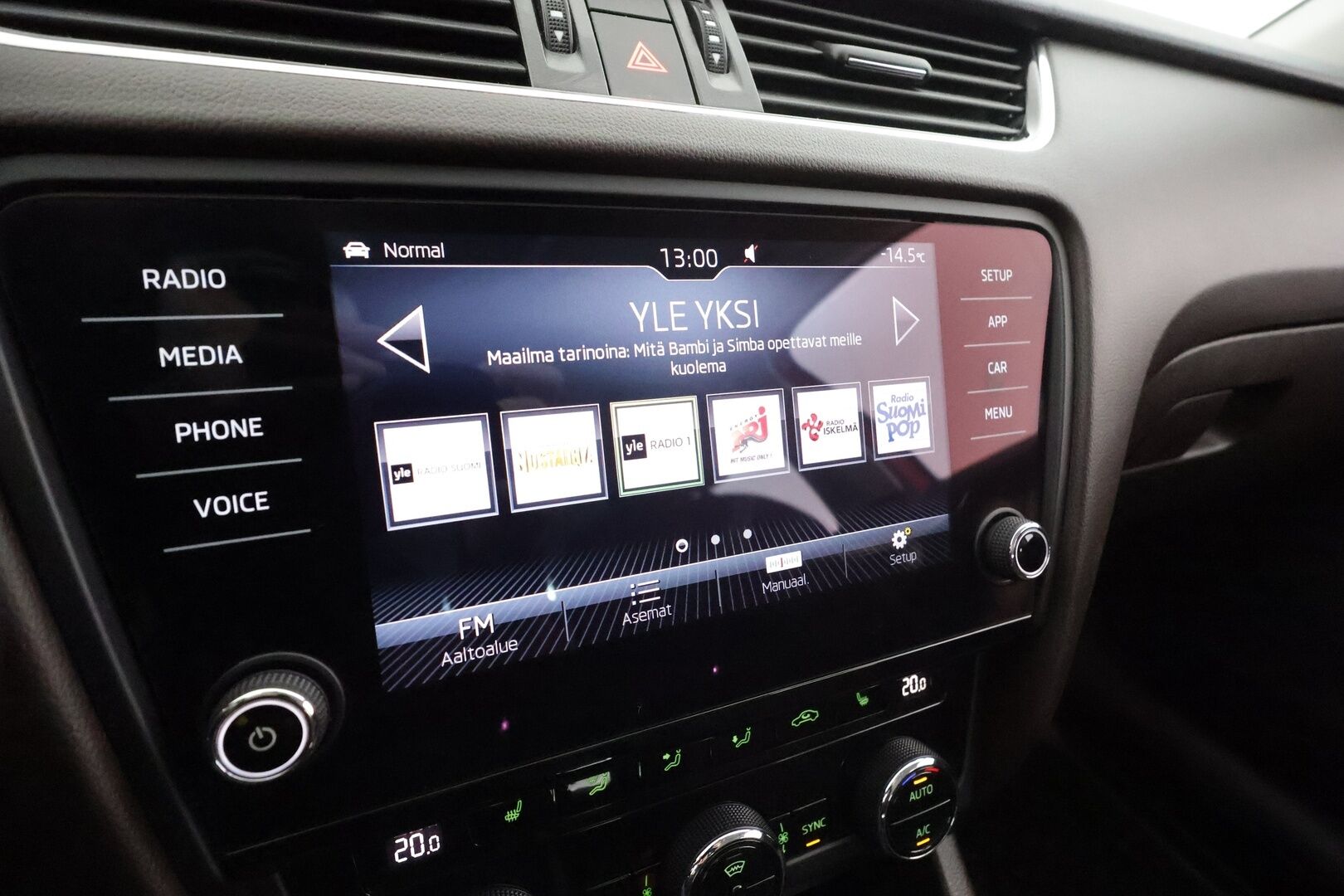 Skoda Octavia 2017 Combi 2,0 TDI 184 4x4 Scout DSG * Facelift / Canton / ACC / Webasto / P.kamera / LED / Keyless / Apple&Android * - Suomi-auto / Kahdet renkaat aluvanteilla