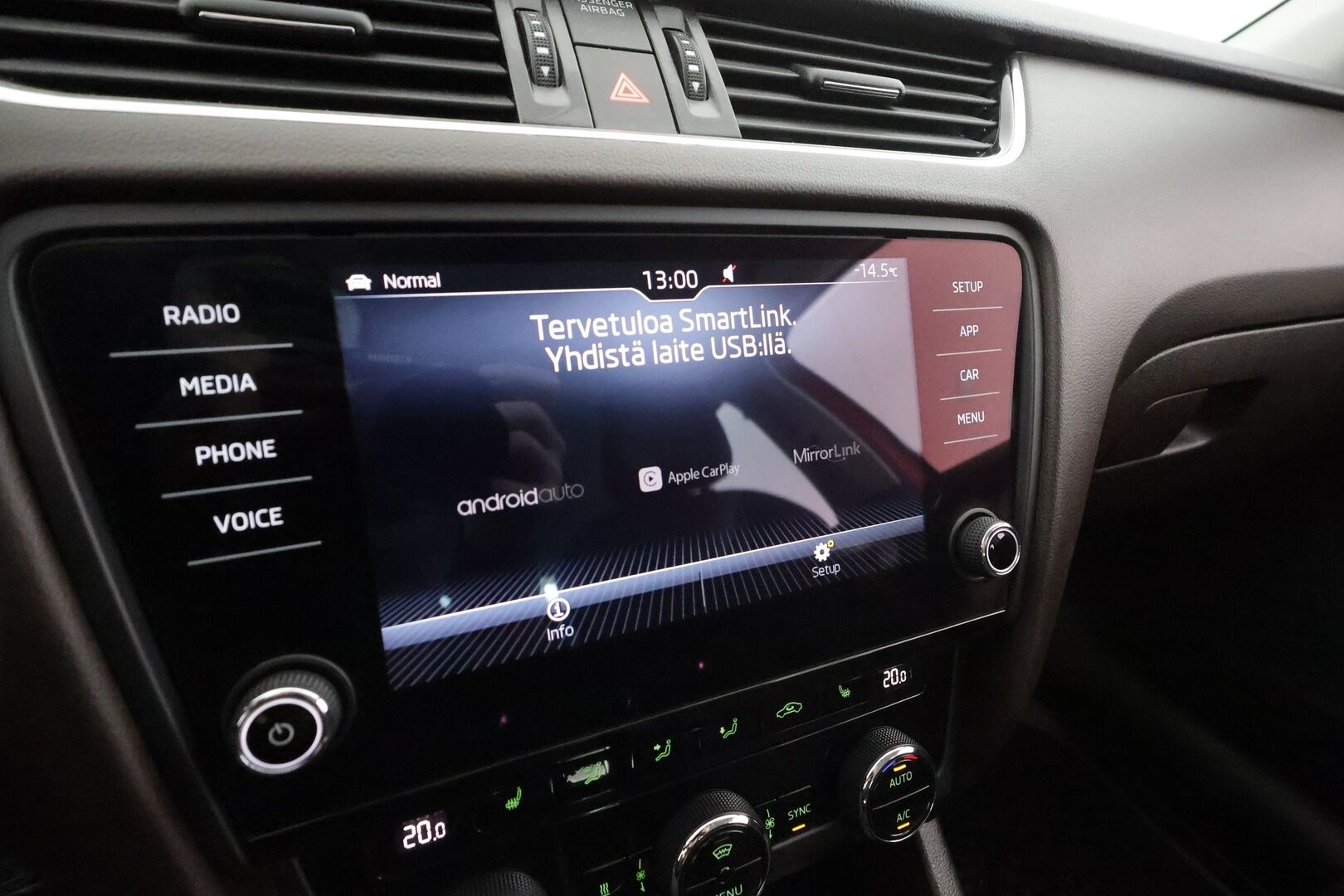 Skoda Octavia 2017 Combi 2,0 TDI 184 4x4 Scout DSG * Facelift / Canton / ACC / Webasto / P.kamera / LED / Keyless / Apple&Android * - Suomi-auto / Kahdet renkaat aluvanteilla