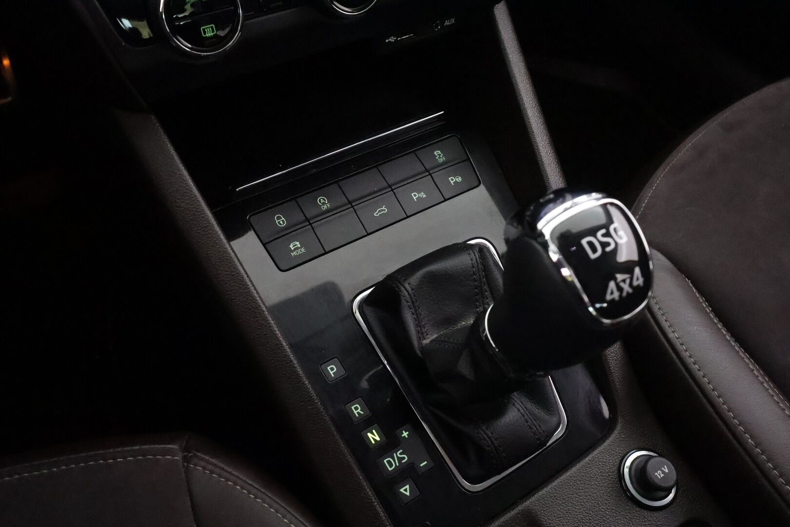 Skoda Octavia 2017 Combi 2,0 TDI 184 4x4 Scout DSG * Facelift / Canton / ACC / Webasto / P.kamera / LED / Keyless / Apple&Android * - Suomi-auto / Kahdet renkaat aluvanteilla