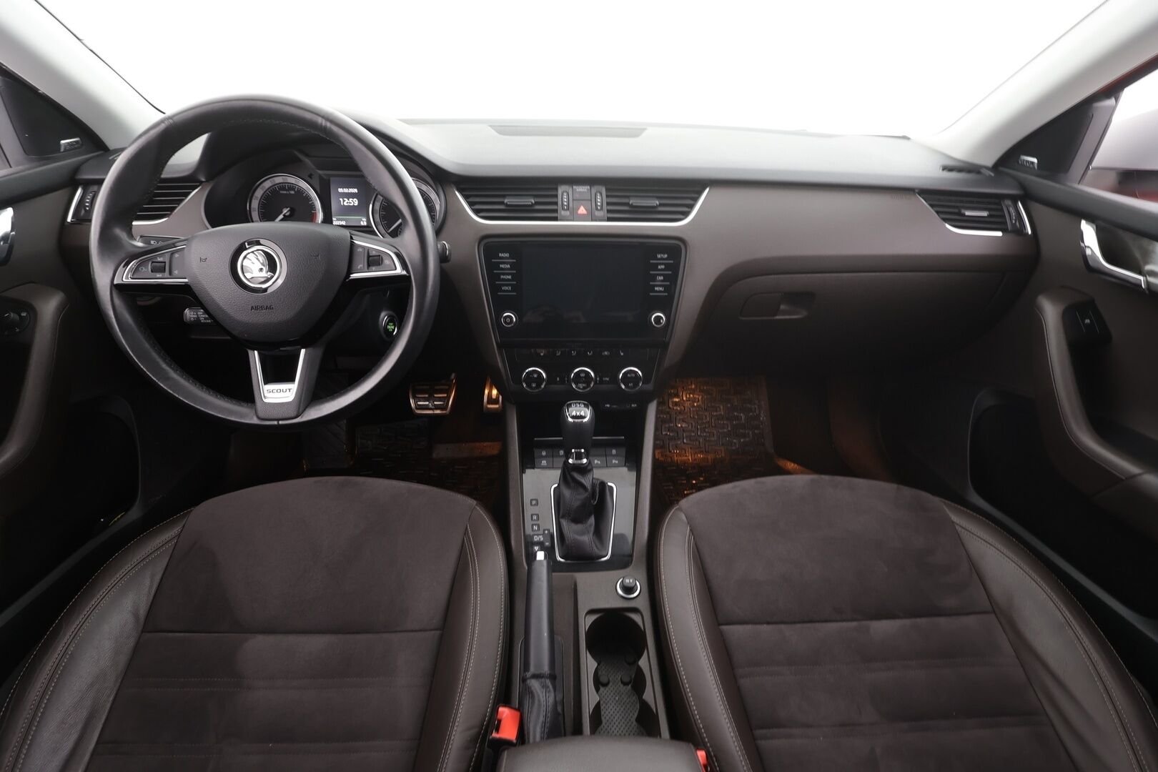 Skoda Octavia 2017 Combi 2,0 TDI 184 4x4 Scout DSG * Facelift / Canton / ACC / Webasto / P.kamera / LED / Keyless / Apple&Android * - Suomi-auto / Kahdet renkaat aluvanteilla