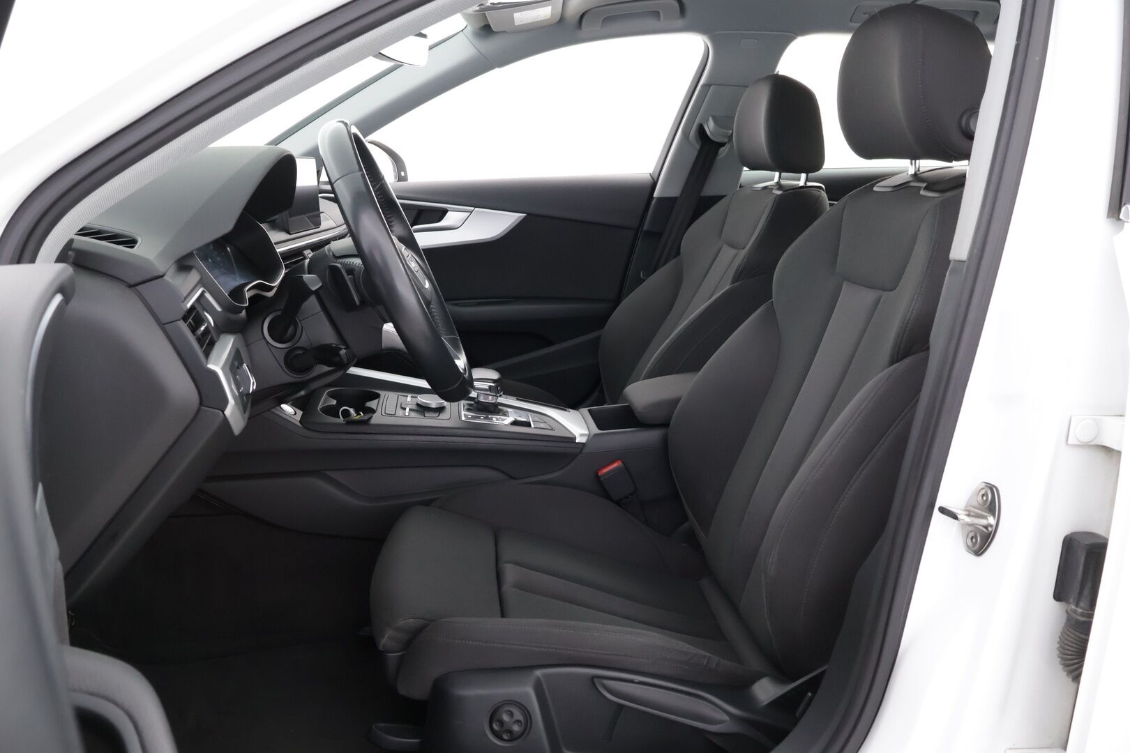 Audi A4 allroad quattro 2017 Land of quattro Edition 2,0 TDI 120 kW quattro S tronic - 2Om Suomiauto | Webasto | Vetokoukku | Matrix LED | Sporttipenkit | Audi Sound System | Vakkari | Juuri tullut Tampereelle!