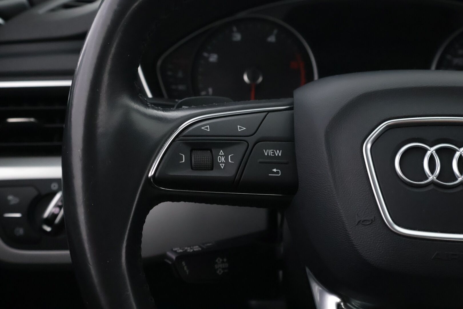 Audi A4 allroad quattro 2017 Land of quattro Edition 2,0 TDI 120 kW quattro S tronic - 2Om Suomiauto | Webasto | Vetokoukku | Matrix LED | Sporttipenkit | Audi Sound System | Vakkari | Juuri tullut Tampereelle!