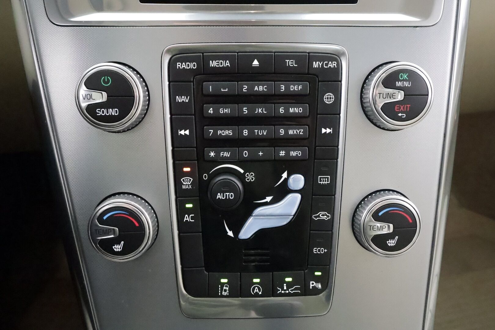 Volvo XC60 2017 D4 Classic Summum aut - ACC | Webasto | Xenon | Muistipenkki | P.tutkat | Kaistavahti | Navi