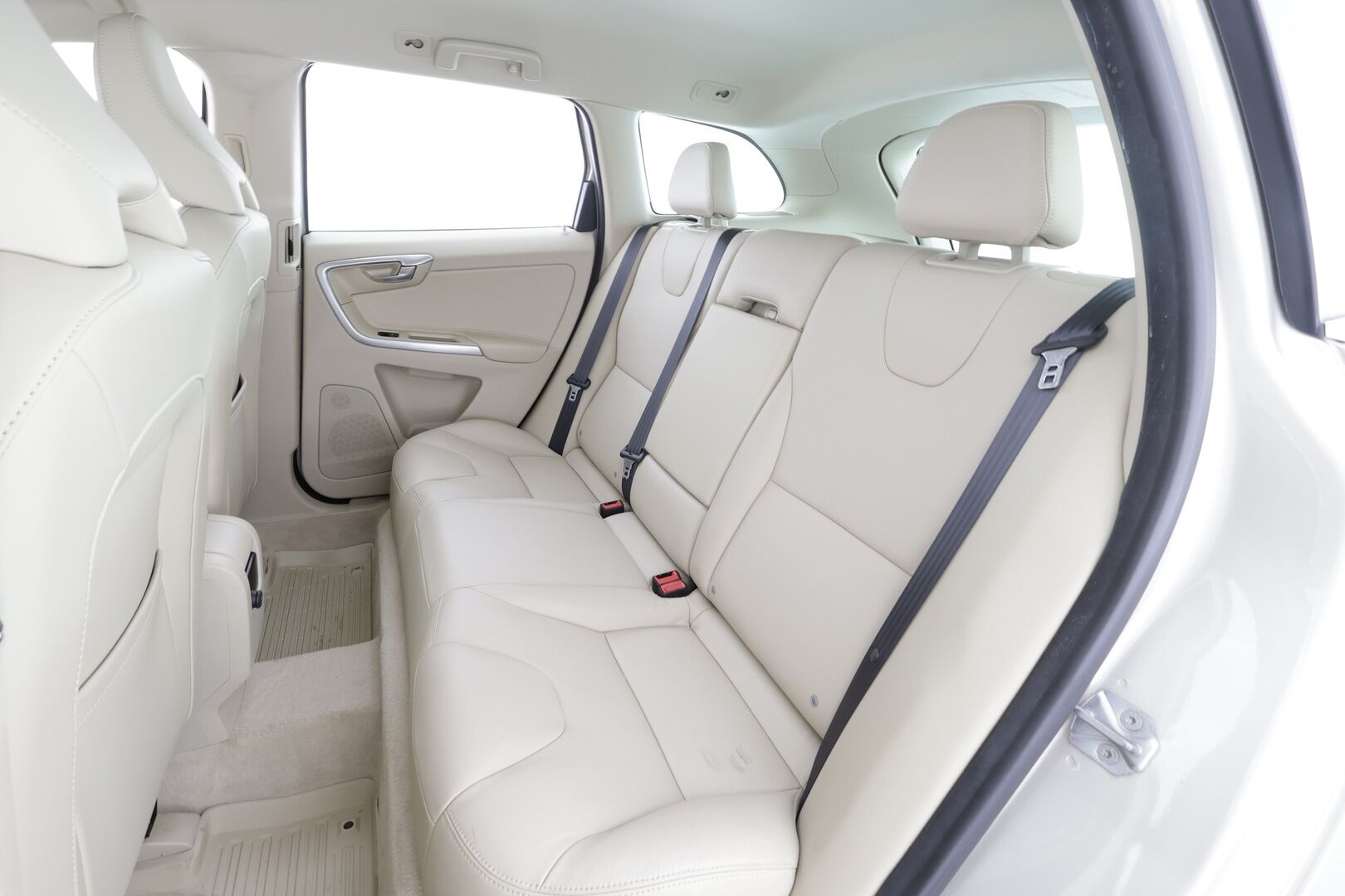 Volvo XC60 2017 D4 Classic Summum aut * ACC / Webasto / Xenon / Muistipenkki / P.tutkat / Kaistavahti / Navi * - Suomi-auto / Kahdet renkaat 