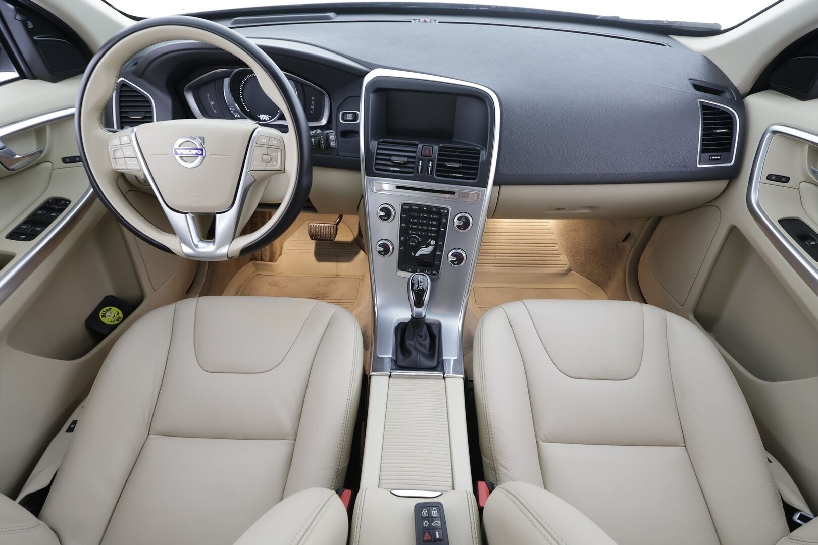 Volvo XC60 2017 D4 Classic Summum aut * ACC / Webasto / Xenon / Muistipenkki / P.tutkat / Kaistavahti / Navi * - Suomi-auto / Kahdet renkaat 