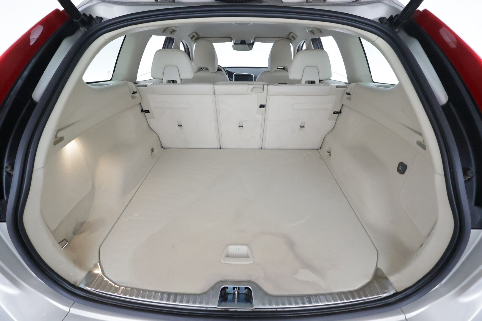 Volvo XC60 2017 D4 Classic Summum aut * ACC / Webasto / Xenon / Muistipenkki / P.tutkat / Kaistavahti / Navi * - Suomi-auto / Kahdet renkaat - HULLUT AVAJAISHULINAT KORKOTARJOUS 3,29 %