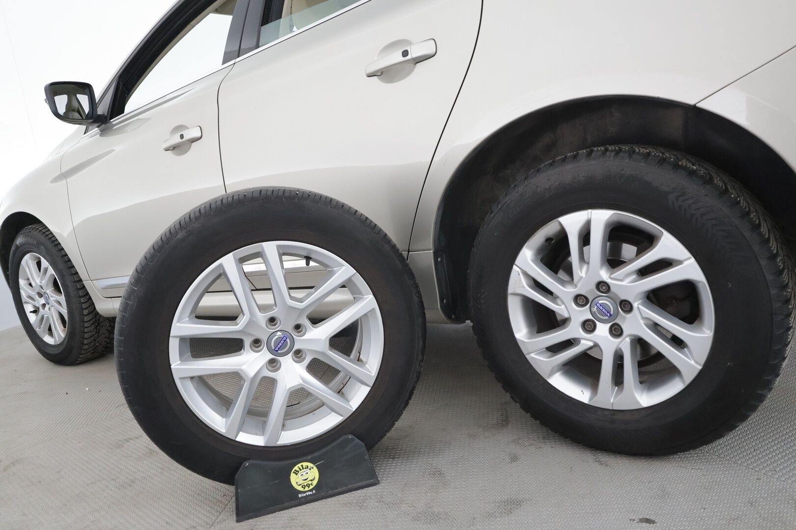 Volvo XC60 2017 D4 Classic Summum aut * ACC / Webasto / Xenon / Muistipenkki / P.tutkat / Kaistavahti / Navi * - Suomi-auto / Kahdet renkaat 