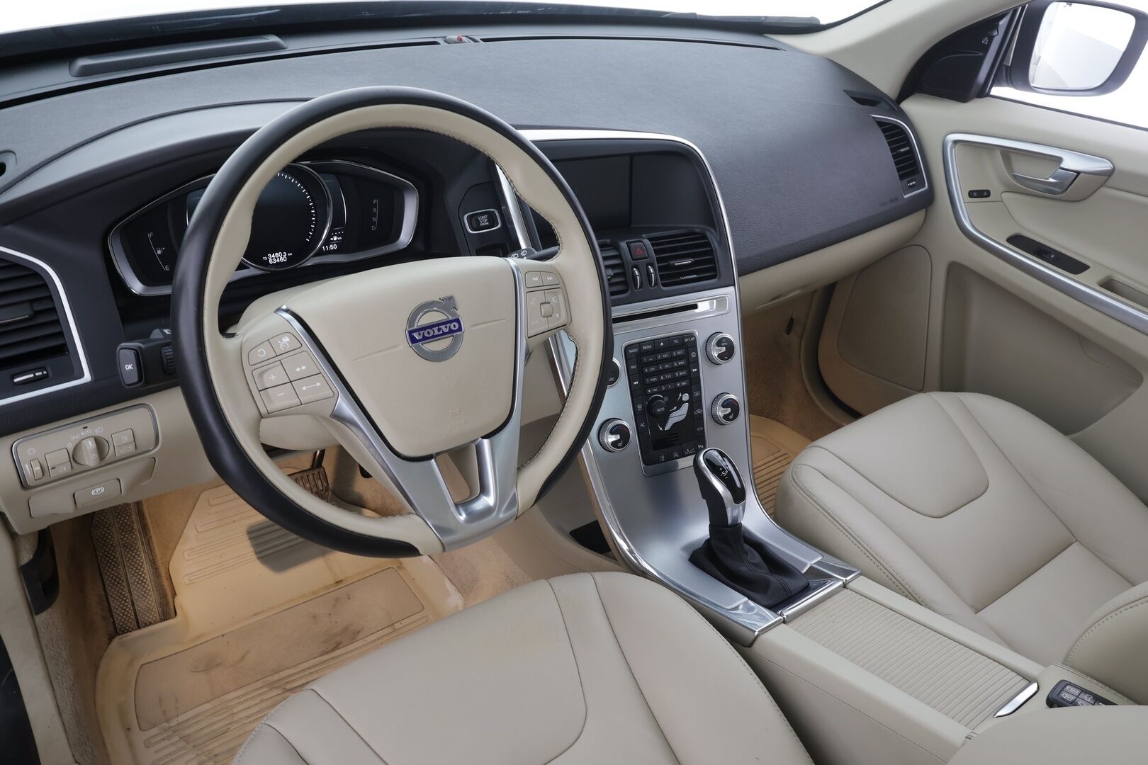 Volvo XC60 2017 D4 Classic Summum aut * ACC / Webasto / Xenon / Muistipenkki / P.tutkat / Kaistavahti / Navi * - Suomi-auto / Kahdet renkaat - HULLUT AVAJAISHULINAT KORKOTARJOUS 3,29 %