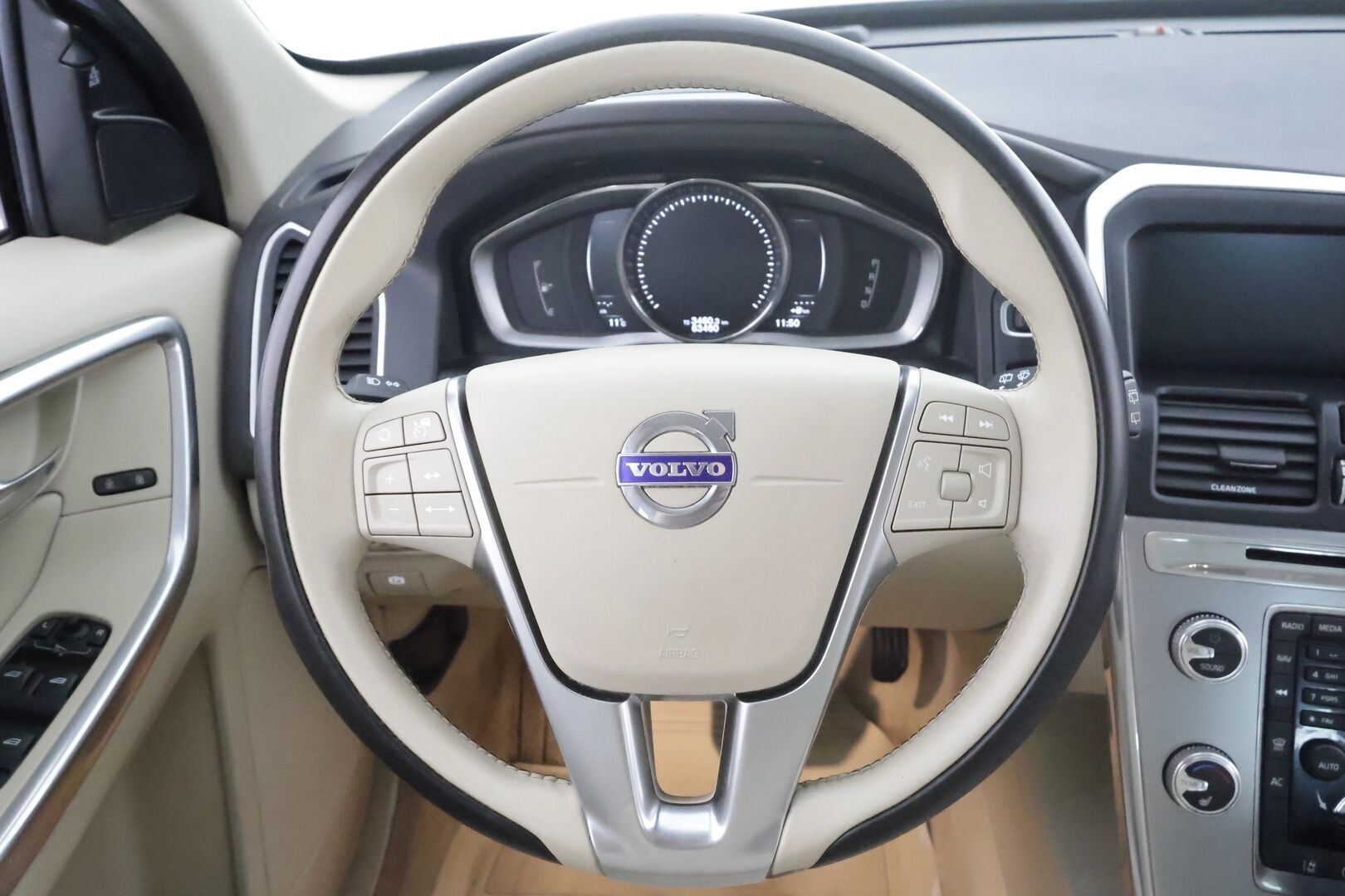 Volvo XC60 2017 D4 Classic Summum aut * ACC / Webasto / Xenon / Muistipenkki / P.tutkat / Kaistavahti / Navi * - Suomi-auto / Kahdet renkaat 