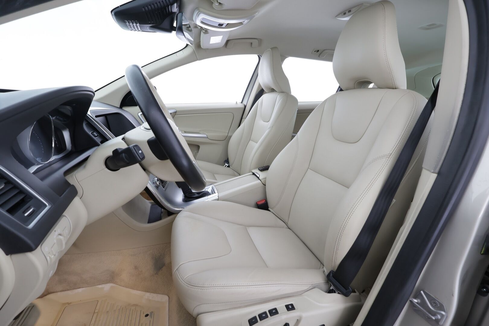 Volvo XC60 2017 D4 Classic Summum aut * ACC / Webasto / Xenon / Muistipenkki / P.tutkat / Kaistavahti / Navi * - Suomi-auto / Kahdet renkaat 