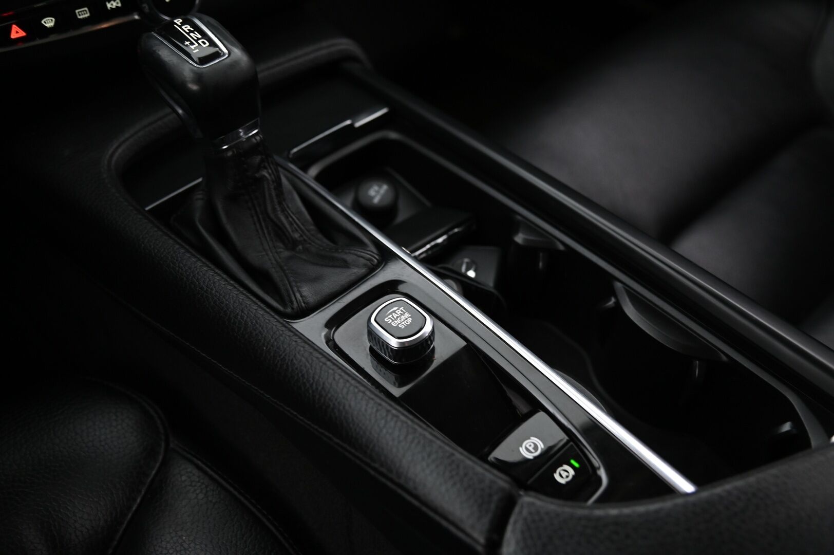 Volvo V90 2017 D3 Momentum aut. *Suomi-Auto / ACC / VOC / Digimittari / S-luukku* - *Juuri saapunut! / Start-Stop / Webasto / Liikennemerkkien tunnistus / P-tutka / 2X Renkaat*