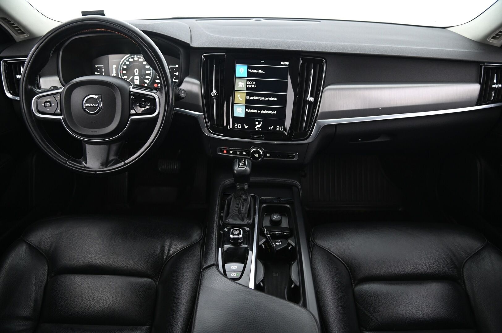 Volvo V90 2017 D3 Momentum aut. *Suomi-Auto / ACC / VOC / Digimittari / S-luukku* - *Juuri saapunut! / Start-Stop / Webasto / Liikennemerkkien tunnistus / P-tutka / 2X Renkaat*