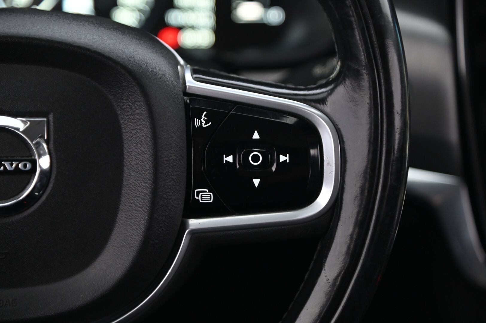 Volvo V90 2017 D3 Momentum aut. *Suomi-Auto / ACC / VOC / Digimittari / S-luukku* - *Juuri saapunut! / Start-Stop / Webasto / Liikennemerkkien tunnistus / P-tutka / 2X Renkaat*