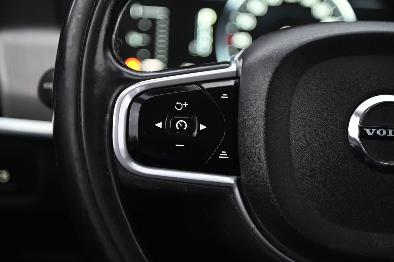 Volvo V90 2017 D3 Momentum aut. *Suomi-Auto / ACC / VOC / Digimittari / S-luukku* - *Juuri saapunut! / Start-Stop / Webasto / Liikennemerkkien tunnistus / P-tutka / 2X Renkaat*