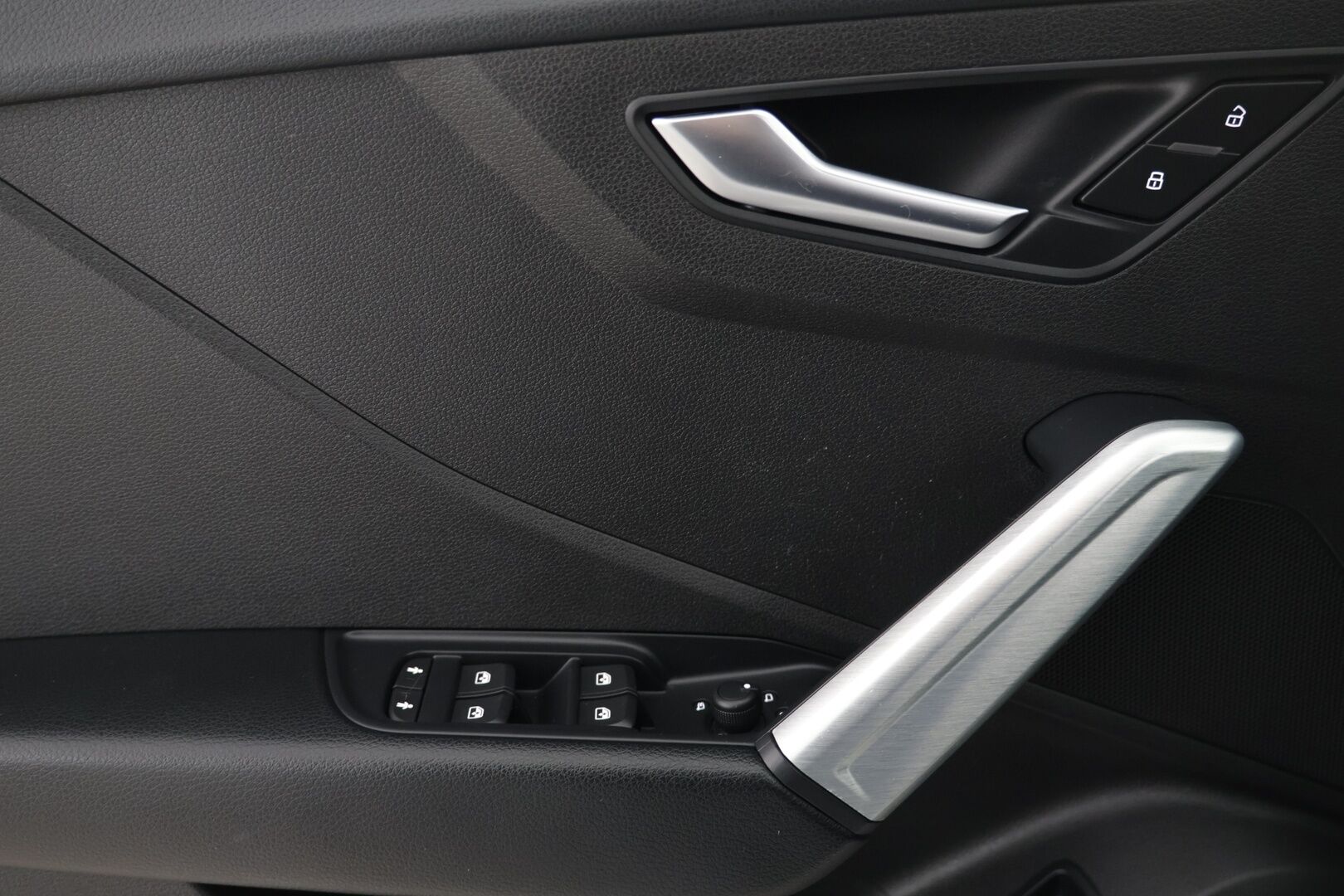 Audi Q2 2017 Business Sport 1,6 TDI 85 kW S tronic *Adaptiivinen vakionopeudensäädin / Sähkötoiminen takakontti / Lohkolämmitiin sisätilapistokkeella!* - Loisto maasturi / Kattavasti varusteltu / Huippu taloudellinen