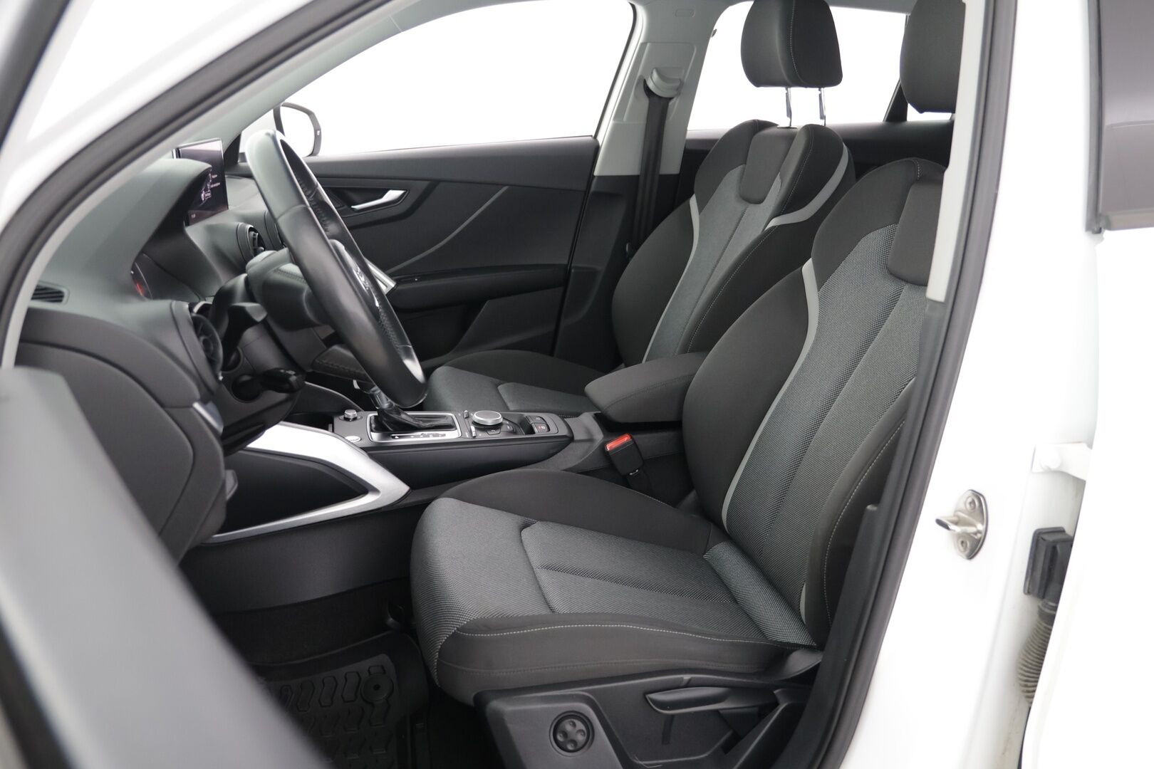 Audi Q2 2017 Business Sport 1,6 TDI 85 kW S tronic *Adaptiivinen vakionopeudensäädin / Sähkötoiminen takakontti / Lohkolämmitiin sisätilapistokkeella!* - Loisto maasturi / Kattavasti varusteltu / Huippu taloudellinen