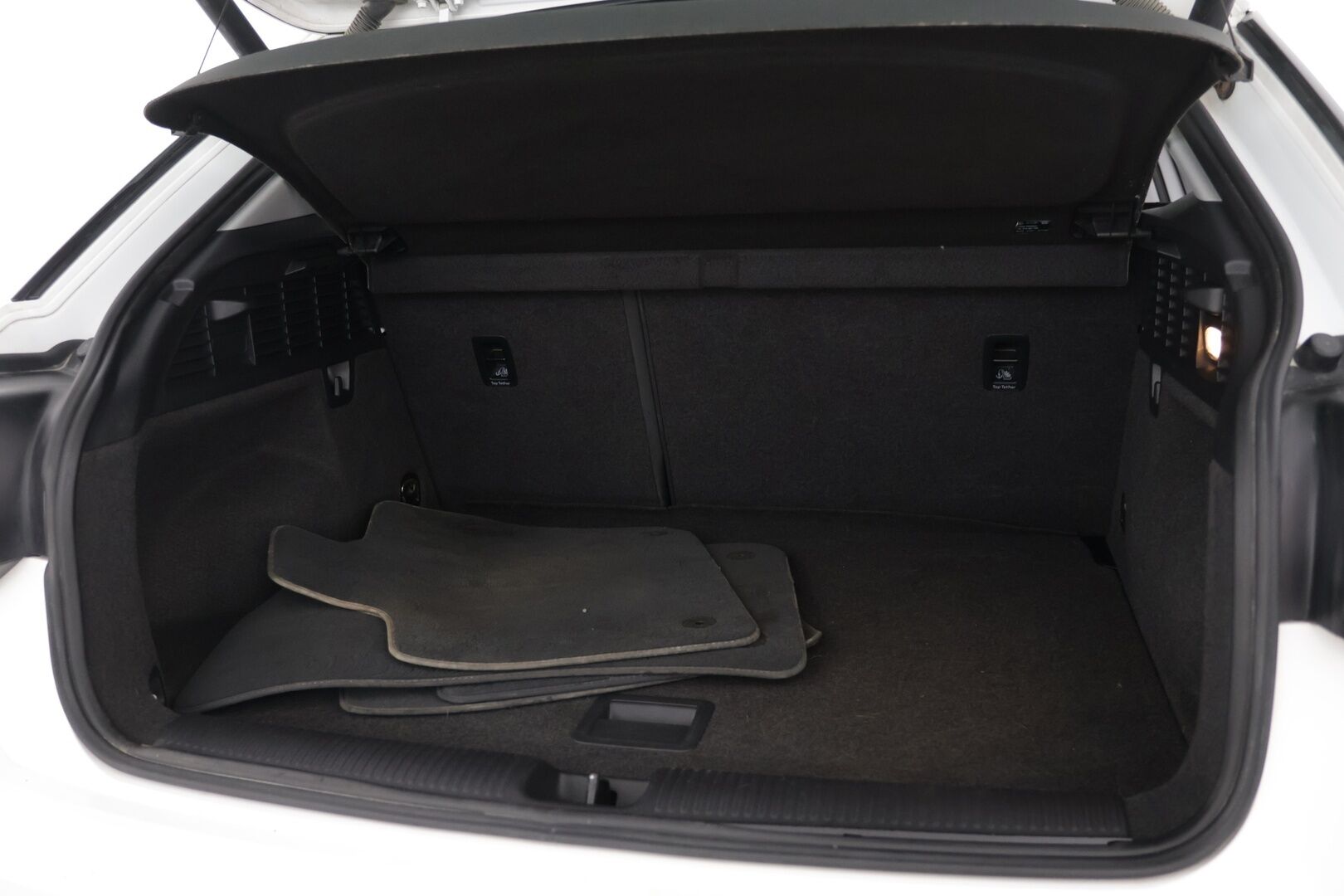 Audi Q2 2017 Business Sport 1,6 TDI 85 kW S tronic *Adaptiivinen vakionopeudensäädin / Sähkötoiminen takakontti / Lohkolämmitiin sisätilapistokkeella!* - Loisto maasturi / Kattavasti varusteltu / Huippu taloudellinen