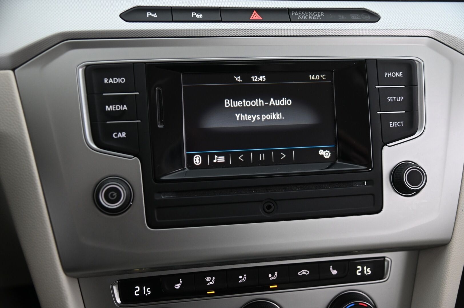 Volkswagen Passat 2017 Sedan Comfortline 1,4 TSI 92 kW (125 hv)*Led / Tutkat / Vakkari / Avaimeton käynnistys* - *Suomi-auto / Vähän ajettu / Juuri tullut! / Jakohihna vaihdettu / Michelinin nastat*