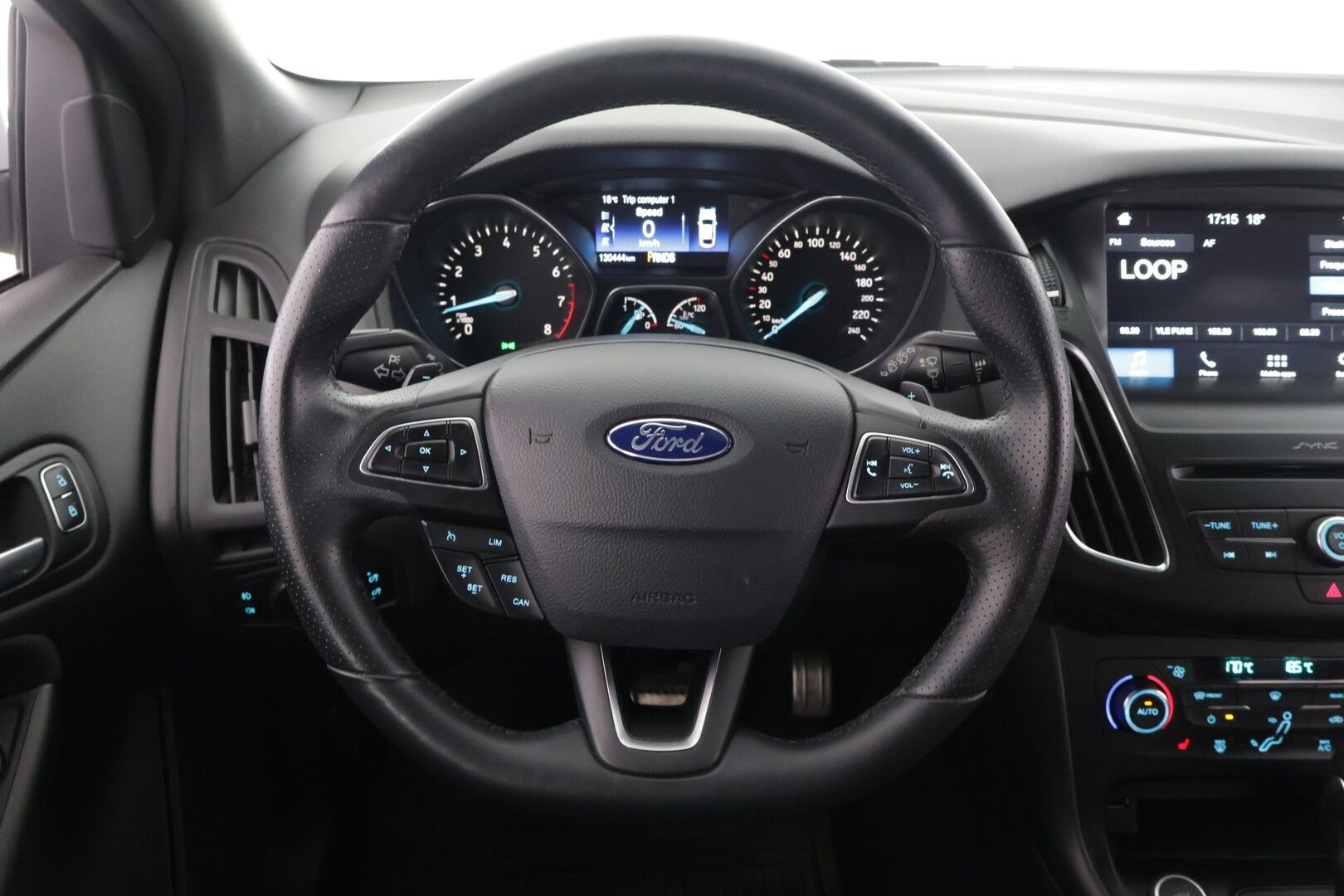 Ford Focus 2017 1,5 EcoBoost 150 hv Start/Stop A6 ST-Line  5-ov - *ST-Line / Webasto / Vakkari / Carplay / Bluetooth / tutkat!*