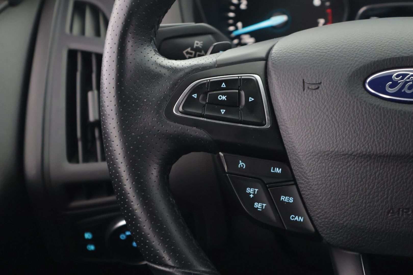Ford Focus 2017 1,5 EcoBoost 150 hv Start/Stop A6 ST-Line  5-ov - *ST-Line / Webasto / Vakkari / Carplay / Bluetooth / tutkat!*