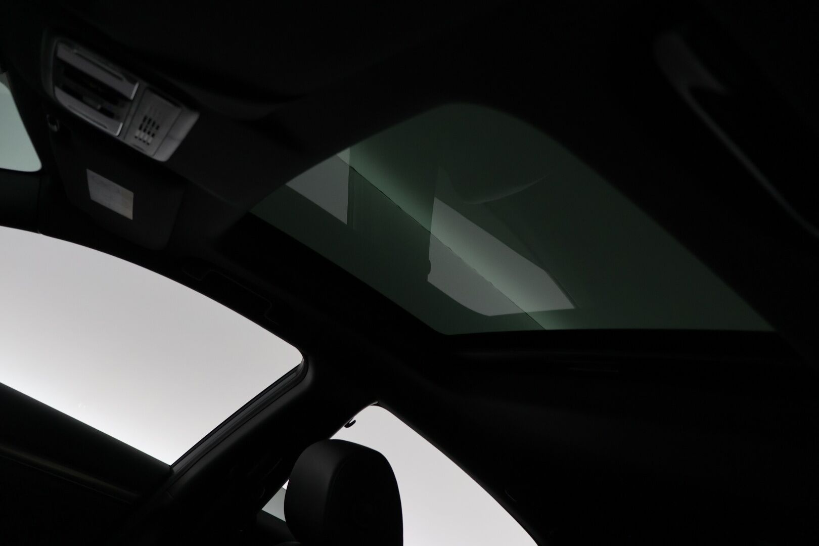 Honda Civic 2017 HB 129 hv Sport Premium AT - | Huippuvarusteet! | Adapt vakkari | Kattoluukku | P.Kamera | Nahat | Koukku | 2x renkaat & vanteet | Lohko + sisäp. |