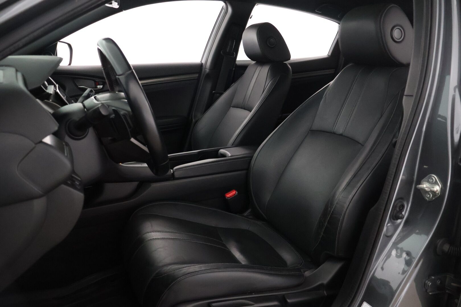 Honda Civic 2017 HB 129 hv Sport Premium AT - | Huippuvarusteet! | Adapt vakkari | Kattoluukku | P.Kamera | Nahat | Koukku | 2x renkaat & vanteet | Lohko + sisäp. |