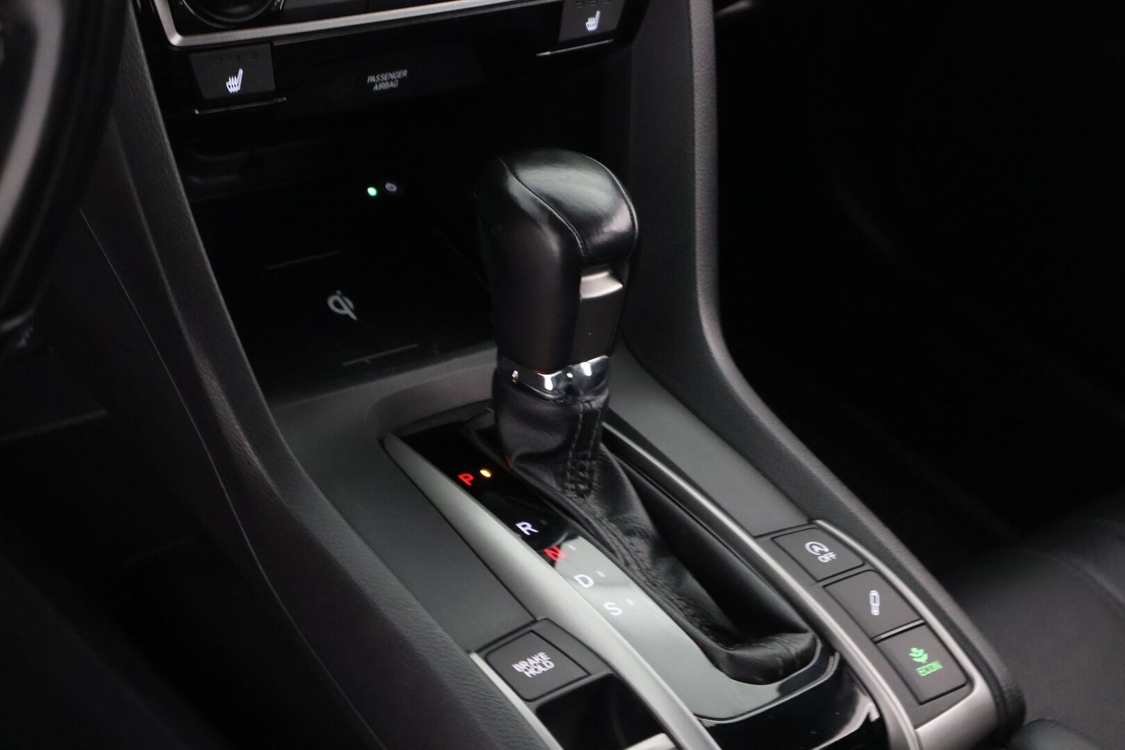 Honda Civic 2017 HB 129 hv Sport Premium AT - | Huippuvarusteet! | Adapt vakkari | Kattoluukku | P.Kamera | Nahat | Koukku | 2x renkaat & vanteet | Lohko + sisäp. |