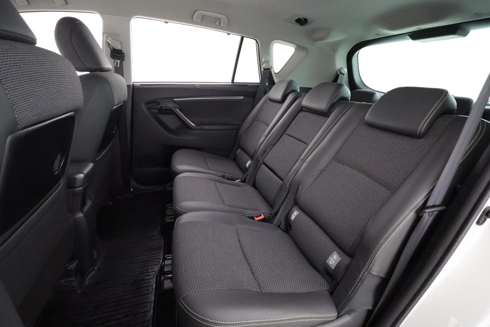 Toyota Verso 2017 1,8 Valvematic Active Edition Multidrive S 7p - | 1 Omistajalta | Vakkari | Lohko | P.Kamera | Bluetooth | Puolinahat | Xenon | Suomi-auto | Kahdet renkaat | Merkkihuollettu |