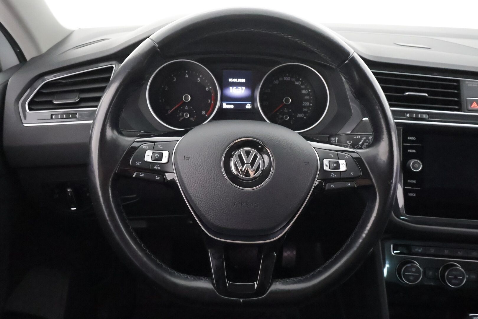 Volkswagen Tiguan 2018 Comfortline 1,4 TSI ACT 110 kW (150 hv) DSG-automaatti - | Webasto | ACC | LED | P.tutkat | Kaistavahti | Bluetooth | Ratinlämmitys | Suomi-auto | Kahdet renkaat |