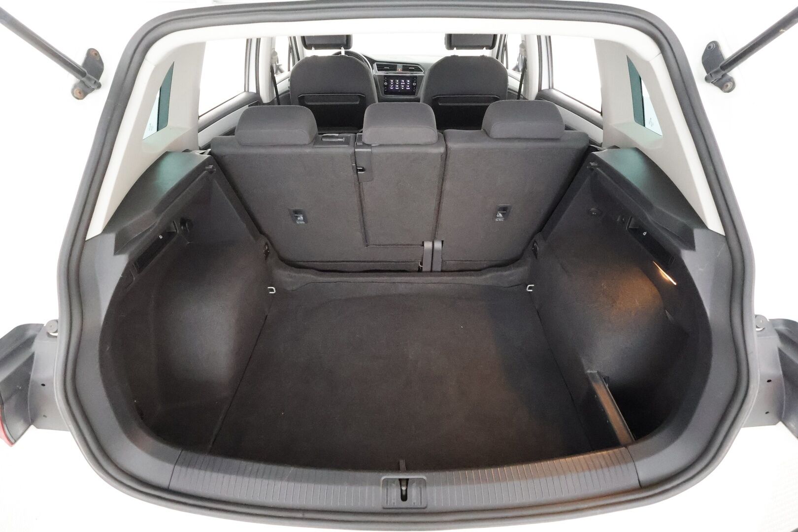 Volkswagen Tiguan 2018 Comfortline 1,4 TSI ACT 110 kW (150 hv) DSG-automaatti - | Webasto | ACC | LED | P.tutkat | Kaistavahti | Bluetooth | Ratinlämmitys | Suomi-auto | Kahdet renkaat |